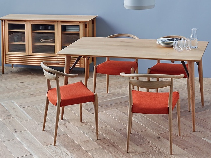 White Wood シリーズの家具